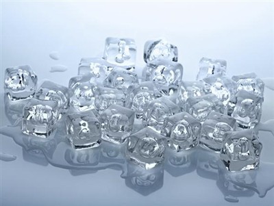 Dry ice vs normal ice: What is the difference?